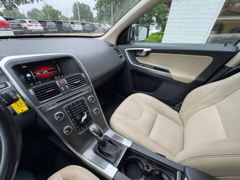 2016 Volvo XC60 T6 Drive-E