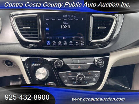 2017 Chrysler Pacifica Hybrid Touring Plus