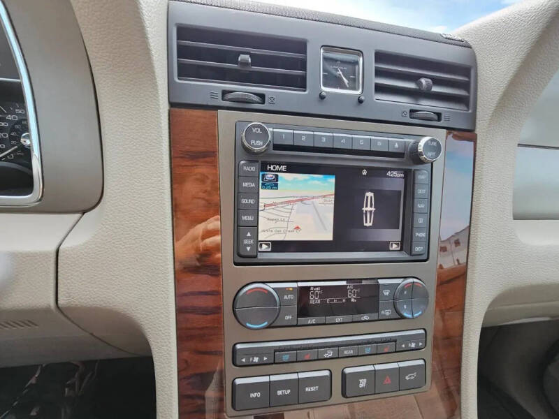2012 Lincoln Navigator L