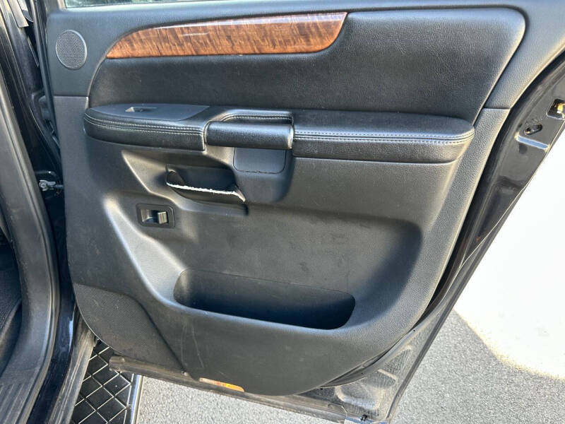 2012 Nissan Armada SL