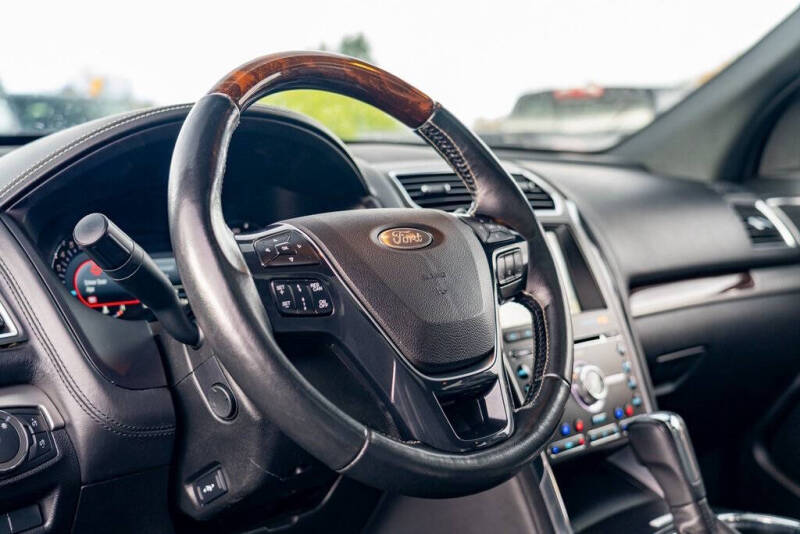 2017 Ford Explorer Platinum