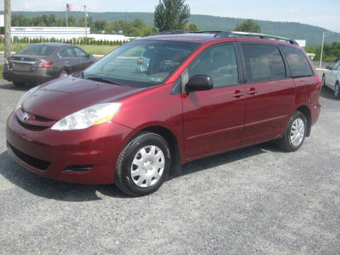 2007 Toyota Sienna for sale at Lipskys Auto in Wind Gap PA