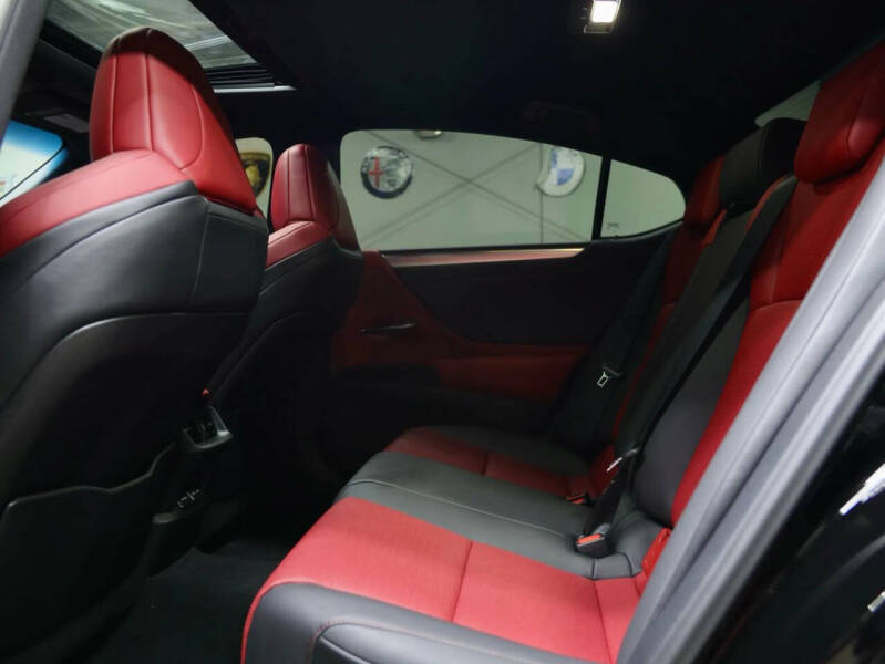 2024 Lexus ES 350 F SPORT Handling