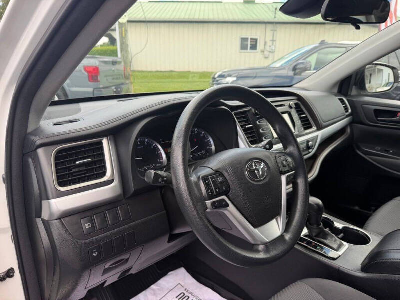 2017 Toyota Highlander LE