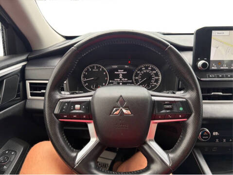 2022 Mitsubishi Outlander SE