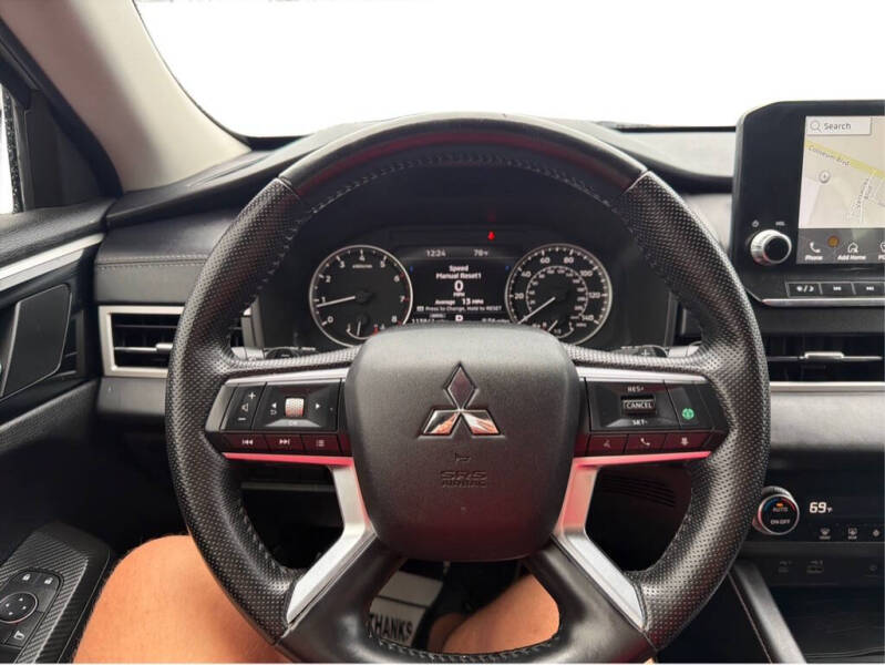 2022 Mitsubishi Outlander SE