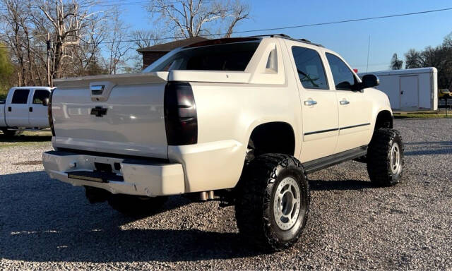 2011 Chevrolet Avalanche for sale at Big Iron Auto LLC in Cape Girardeau, MO