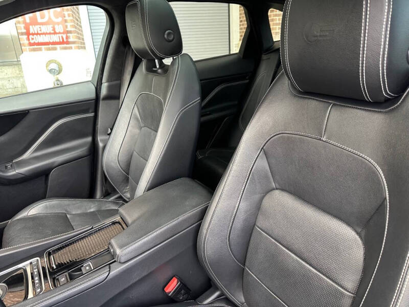 2019 Jaguar F-PACE S