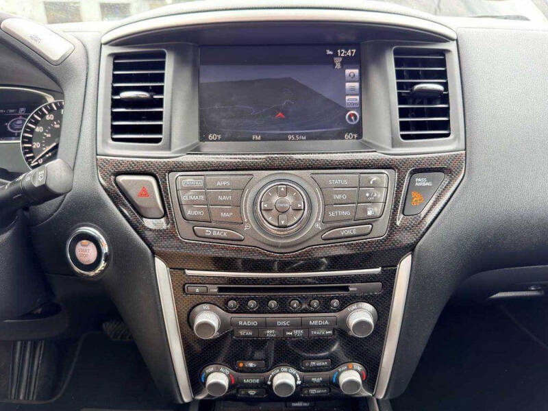 2020 Nissan Pathfinder SL