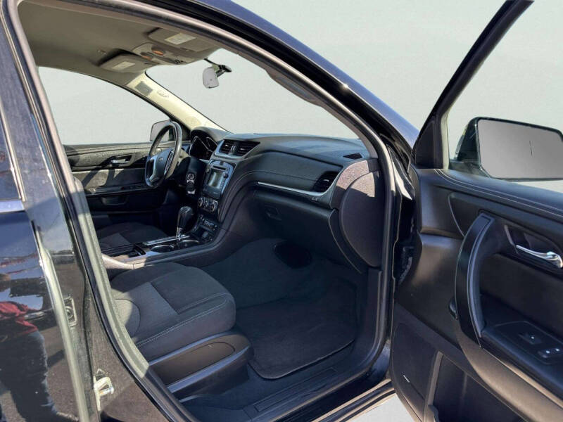 2017 Chevrolet Traverse LT