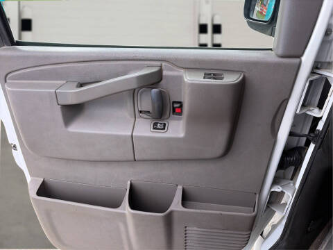 2017 Chevrolet Express LT 3500