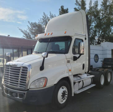 2015 Freightliner Cascadia 125 Tandem Daycab