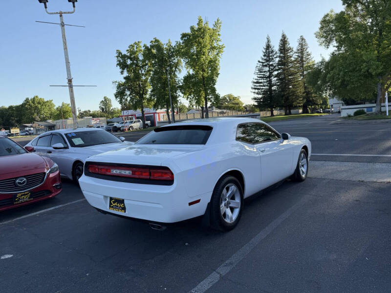 2012 Dodge Challenger SXT