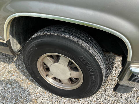 1999 GMC Suburban C1500 SLE