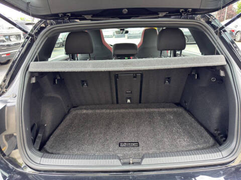 2024 Volkswagen Golf GTI SE