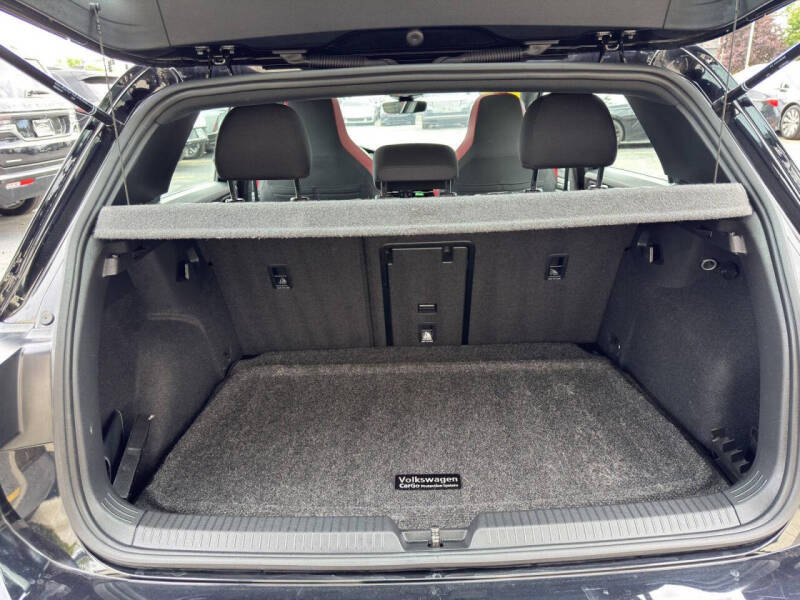 2024 Volkswagen Golf GTI SE