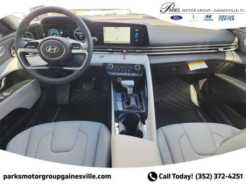 2025 Hyundai Elantra Hybrid Limited