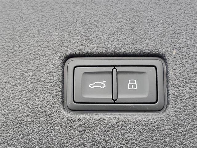 2023 Audi Q8 quattro Premium Plus 55 TFSI