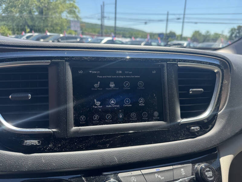 2019 Chrysler Pacifica Touring L 35th Anniversary