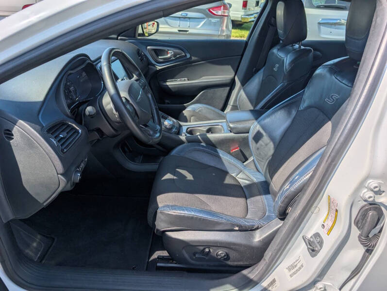 2015 Chrysler 200 S