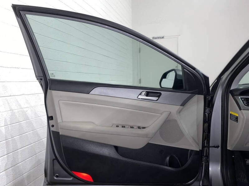 2017 Hyundai Sonata Hybrid SE