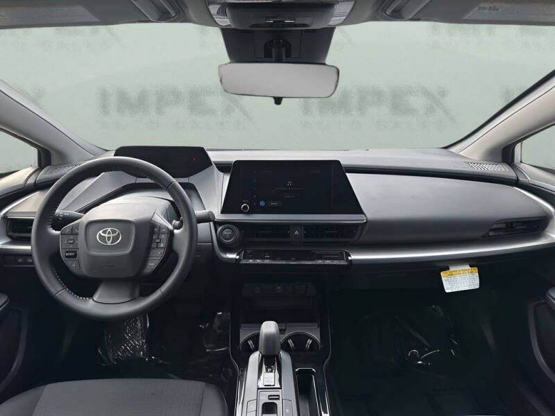 2025 Toyota Prius LE