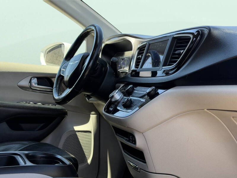 2020 Chrysler Pacifica Touring L