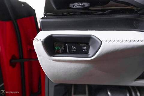 2025 Lamborghini Urus SE