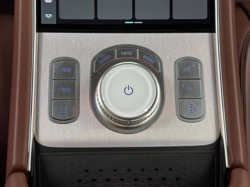 2024 Genesis G90 3.5T e-Supercharger