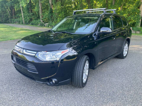 2014 Mitsubishi Outlander for sale at Lou Rivers Used Cars in Palmer MA