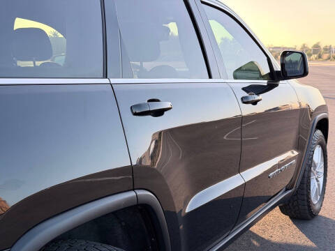 2017 Jeep Grand Cherokee Laredo E