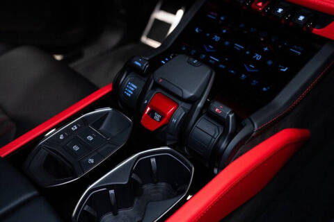 2025 Lamborghini Urus SE