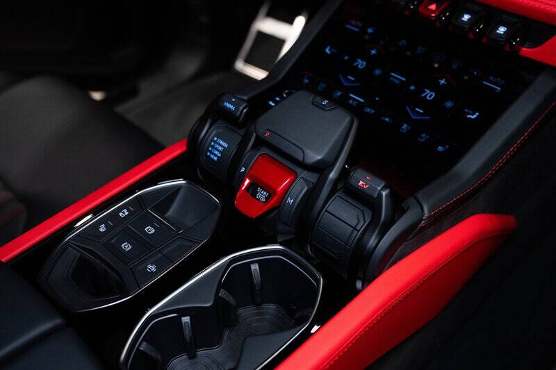 2025 Lamborghini Urus SE