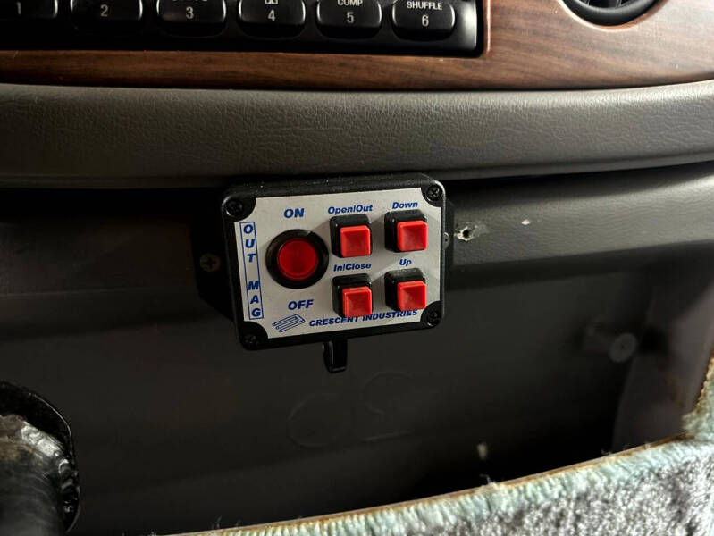 2002 Ford E-Series E-250 SD
