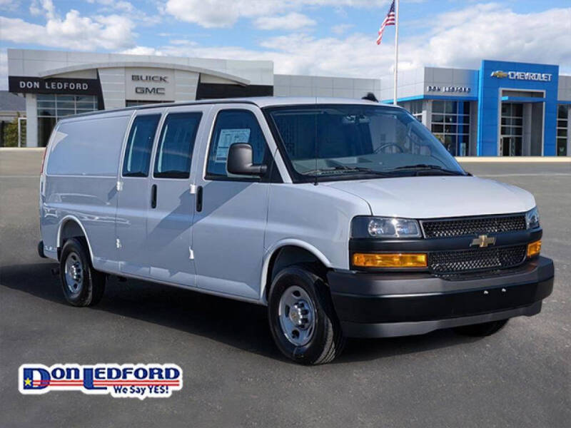 2025 Chevrolet Express 2500