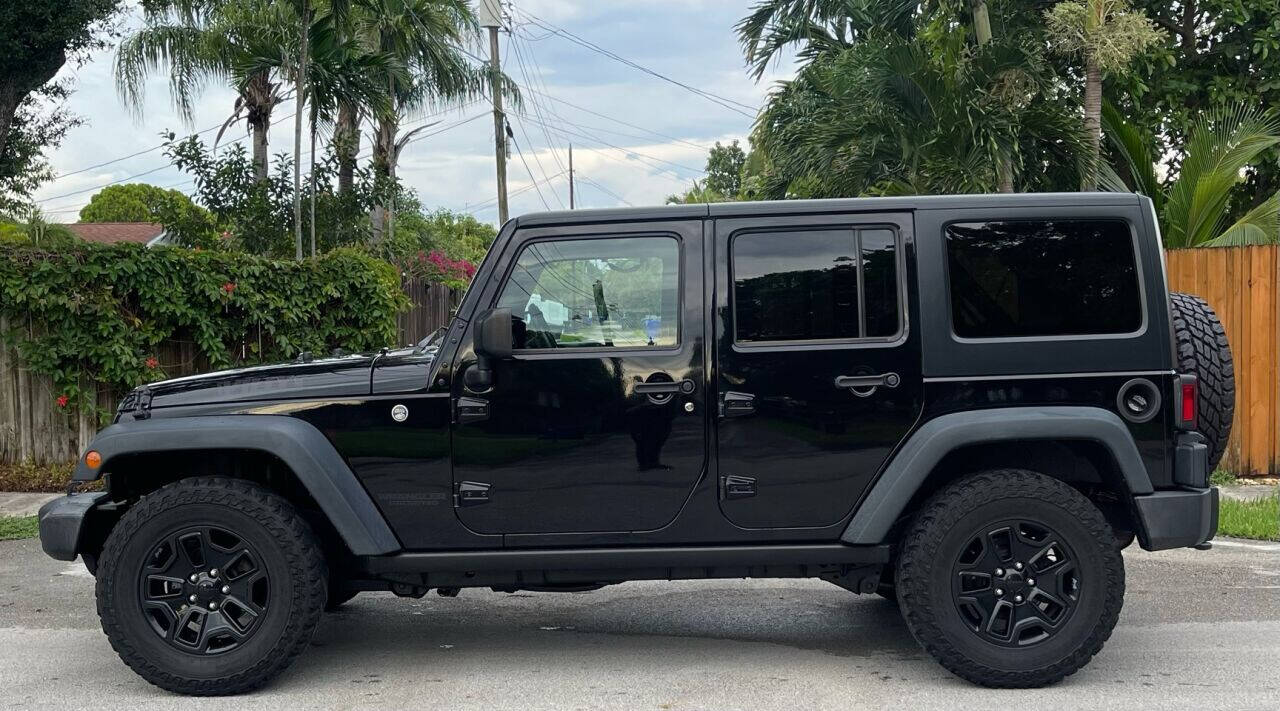 2016 Jeep Wrangler Unlimited  - $15,500