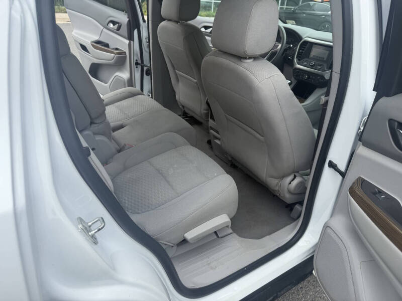 2017 GMC Acadia SLE-1