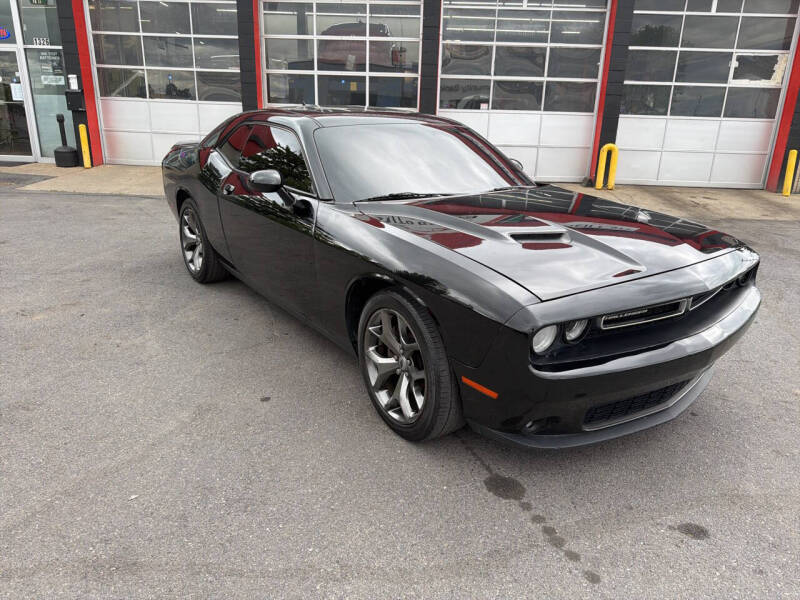 2017 Dodge Challenger SXT Plus