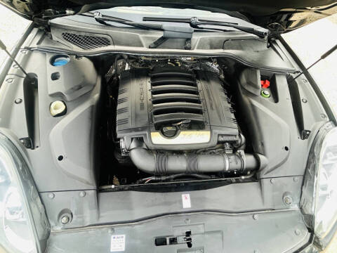 2018 Porsche Cayenne Platinum Edition