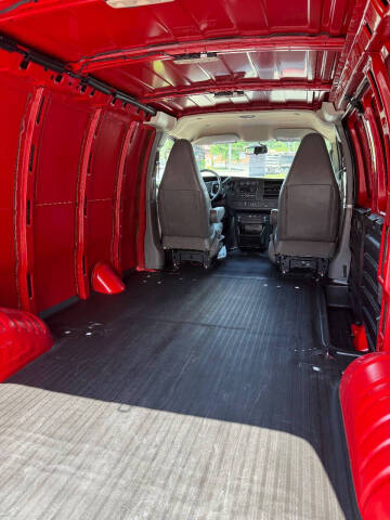 2023 Chevrolet Express 2500