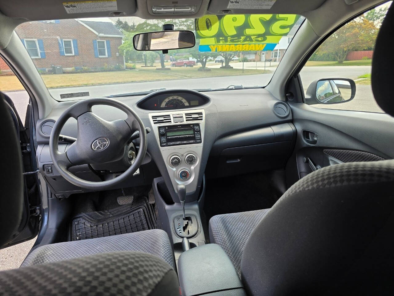 2007 Toyota Yaris for sale at QUEENSGATE AUTO SALES in York, PA