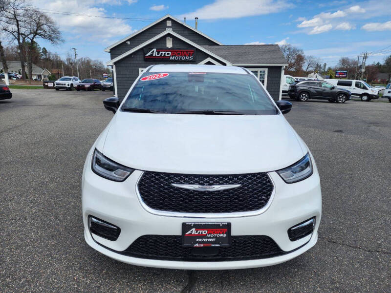 2025 Chrysler Pacifica Select