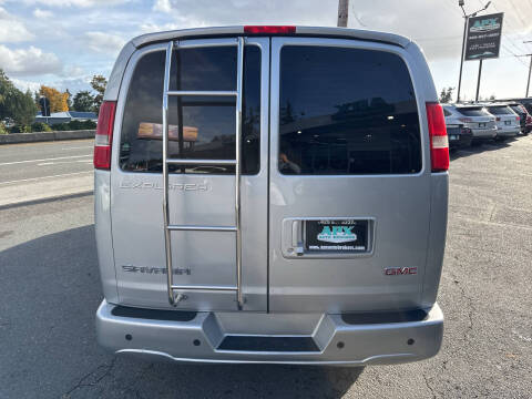 2017 GMC Savana 2500