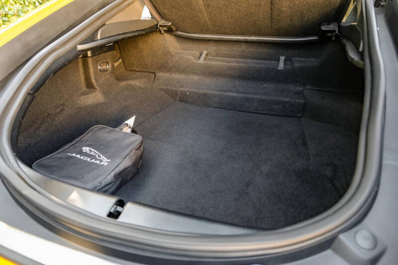 2021 Jaguar F-TYPE P300