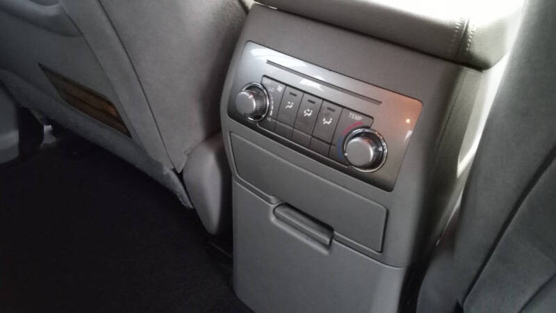 2011 Toyota Highlander SE