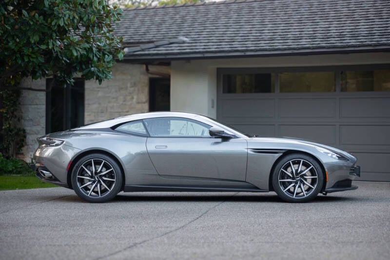 2018 Aston Martin DB11 Base photo 25