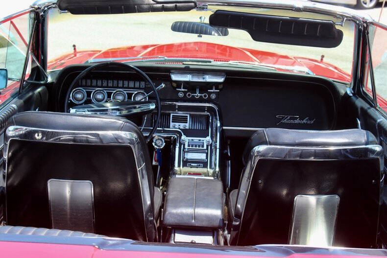 1966 Ford Thunderbird