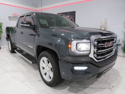 2018 GMC Sierra 1500 for sale at Dealer One Auto Credit in Oklahoma City OK