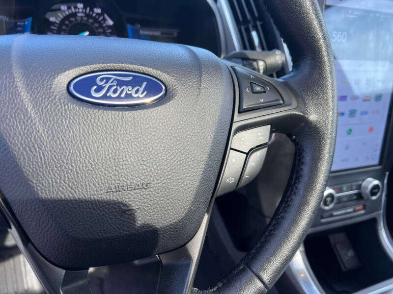 2022 Ford Edge Titanium