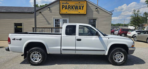 2003 Dodge Dakota for sale at Parkway Motors in Springfield IL